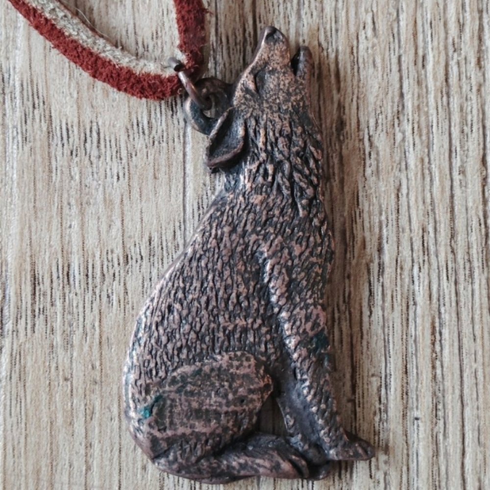 Hand Crafted Copper Wolf Pendant Necklace / 2" Howling Wolf Figure Necklace - Picture 6 of 11
